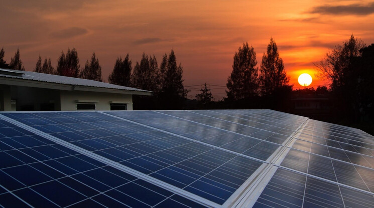 Read more about the article Solar Panels Inflation-Proof Your Energy Costs in Virginia