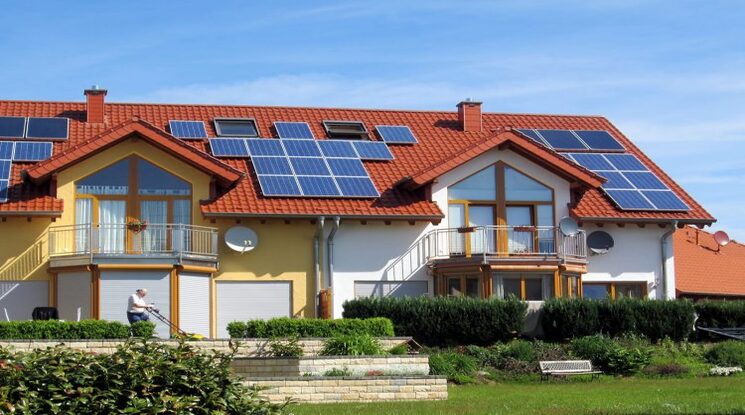 Read more about the article Do I Need a New Roof to Go Solar in Virginia Beach?